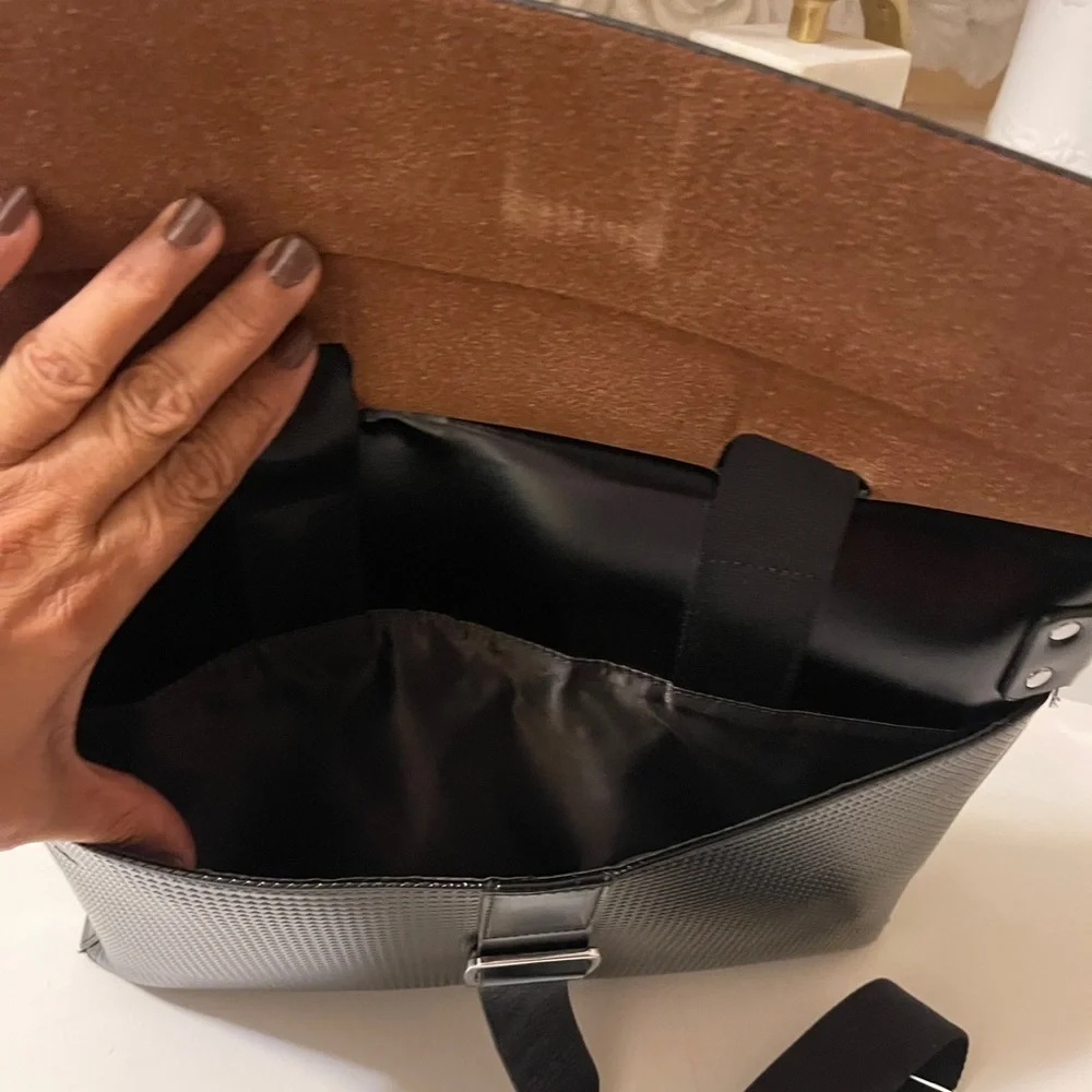 Beautiful laptop or office bag copy of name brand good quality